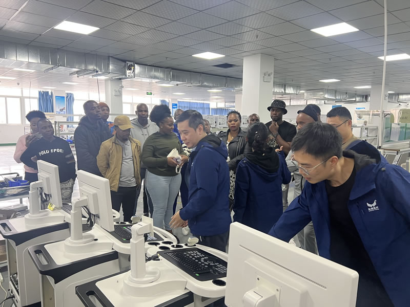 綿陽非洲留學生團參訪我司工廠，共促中外國際交流與商務(wù)合作新篇章！5.jpg