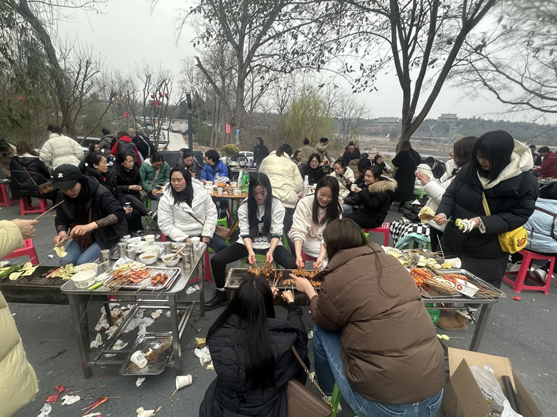 綿陽市先鋒醫(yī)療器械有限公司—— 慶?！?.8婦女節(jié)”，共赴燒烤盛宴，致敬巾幗風(fēng)采1.jpg