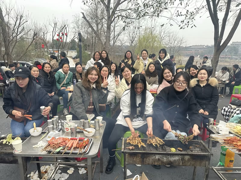 綿陽市先鋒醫(yī)療器械有限公司—— 慶?！?.8婦女節(jié)”，共赴燒烤盛宴，致敬巾幗風(fēng)采2.jpg